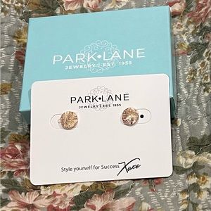 NWOT Dottie earring in Rose Gold color Park Lane